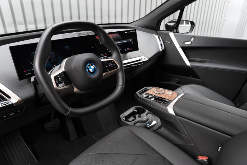 BMW iX xDrive50 523ch Limited Edition pro