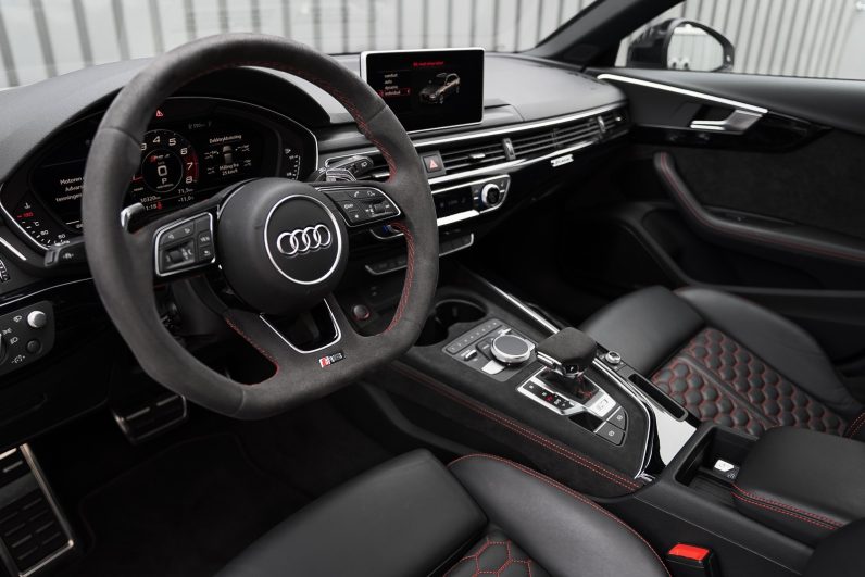 Audi RS4 2.9 V6 TFSI 450ch quattro tiptronic 8