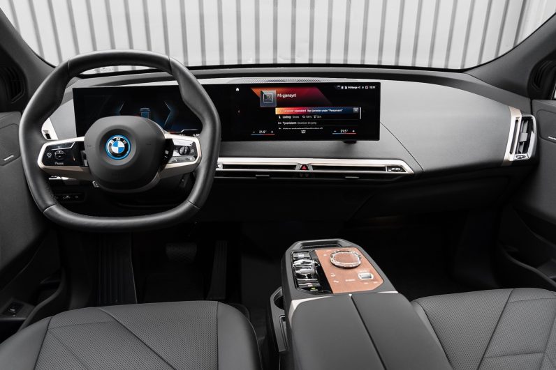 BMW iX xDrive50 523ch Limited Edition pro