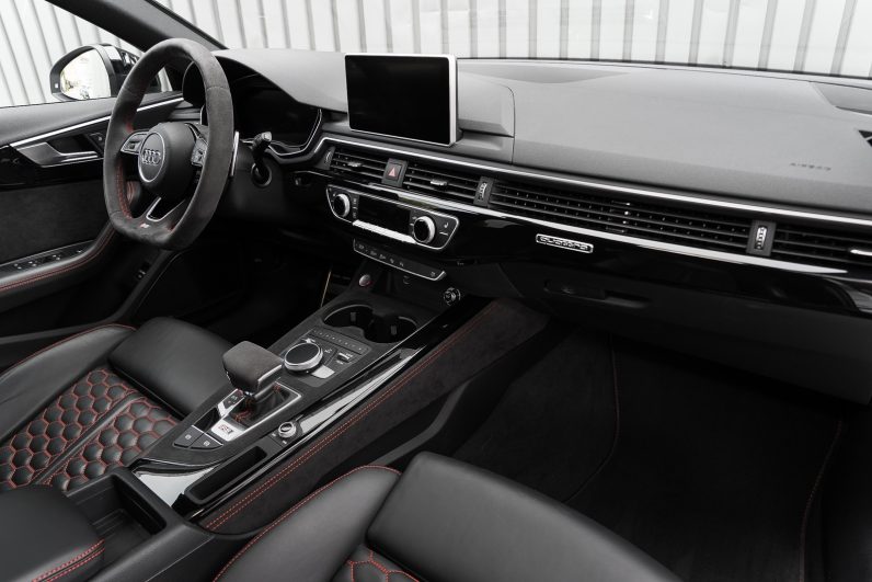 Audi RS4 2.9 V6 TFSI 450ch quattro tiptronic 8