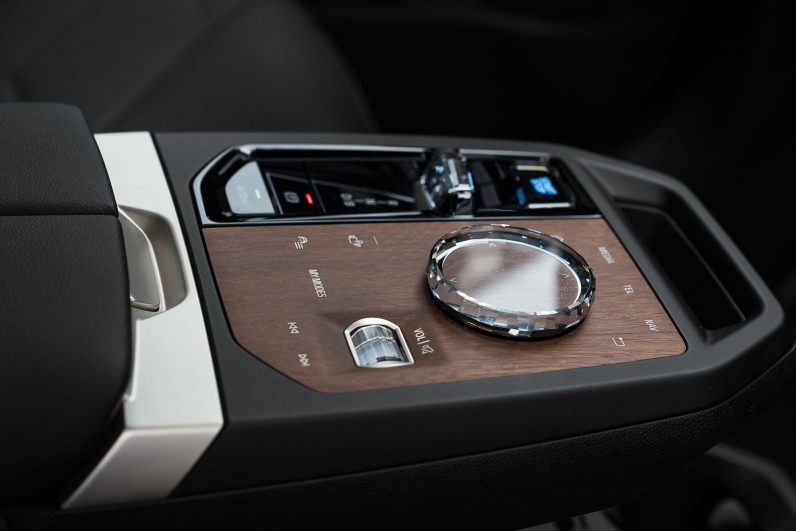 BMW iX xDrive50 523ch Limited Edition pro