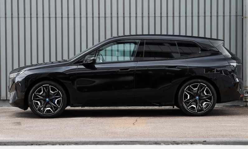 BMW iX xDrive50 523ch Limited Edition pro