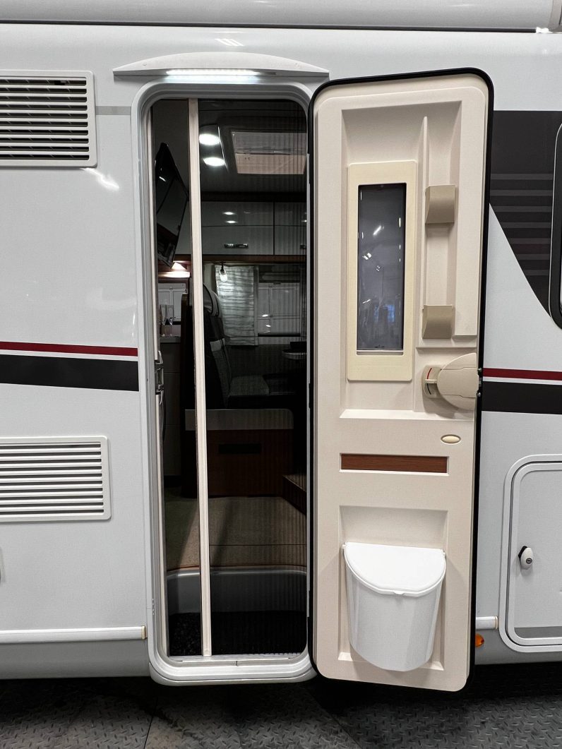 LMC Explorer Sportline I 745
