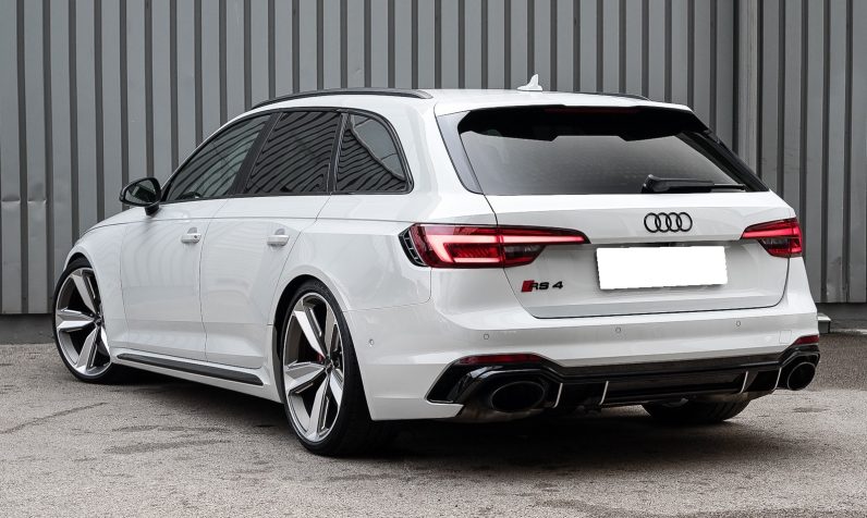 Audi RS4 2.9 V6 TFSI 450ch quattro tiptronic 8
