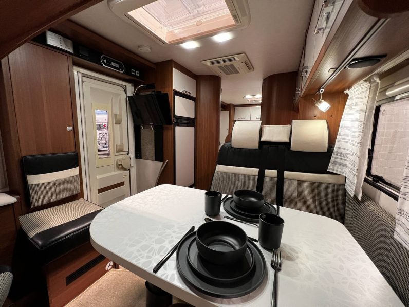 LMC Explorer Sportline I 745