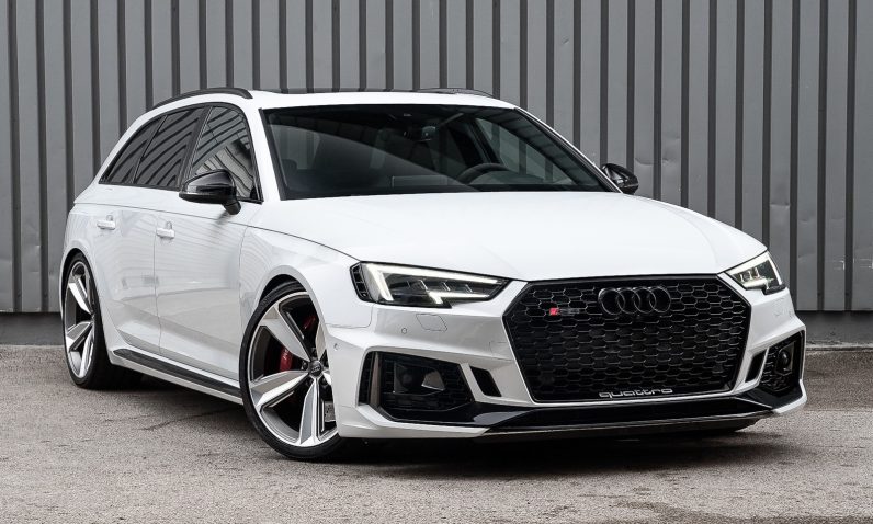 Audi RS4 2.9 V6 TFSI 450ch quattro tiptronic 8