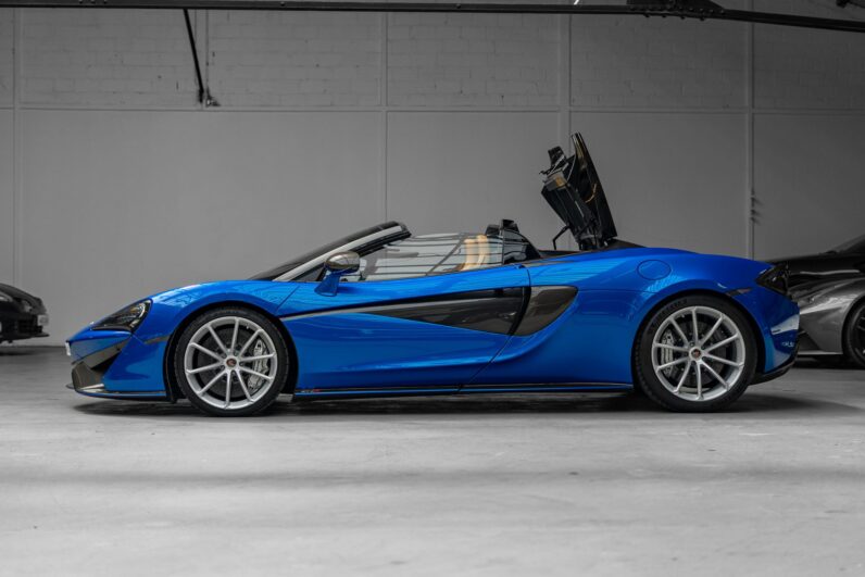 McLaren 570S Spider Vega Blue 2017
